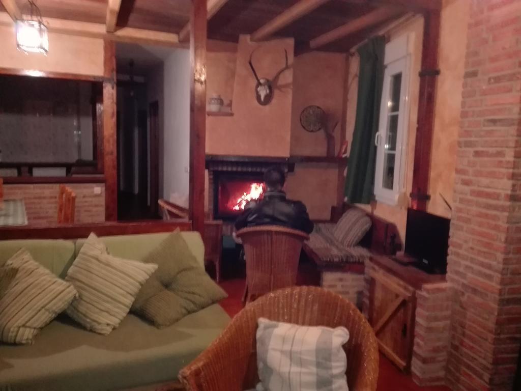Гостевой дом Casas Azahar-Alucema Саара-де-ла-Сьерра Экстерьер фото