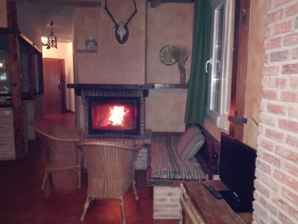 Гостевой дом Casas Azahar-Alucema Саара-де-ла-Сьерра Экстерьер фото